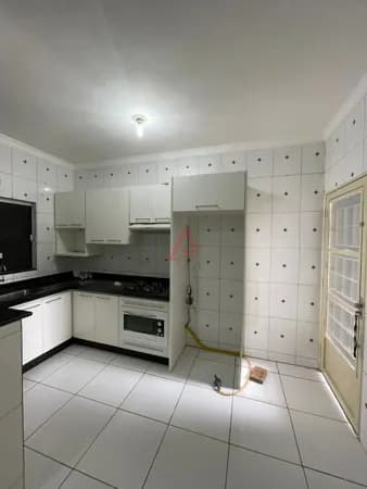 Casa com 2 quartos para locação, 80m² por R$300.000,00 Ouro Verde, Londrina-PR