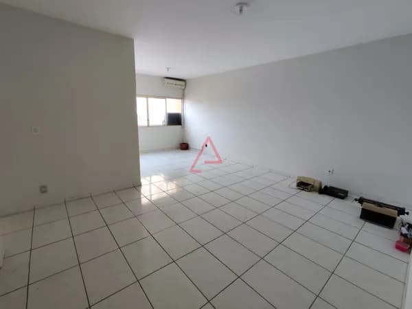 Apartamento com 3 Quartos (Suíte) à Venda, 99m² por R$300.000,00, Centro, Londrina-PR