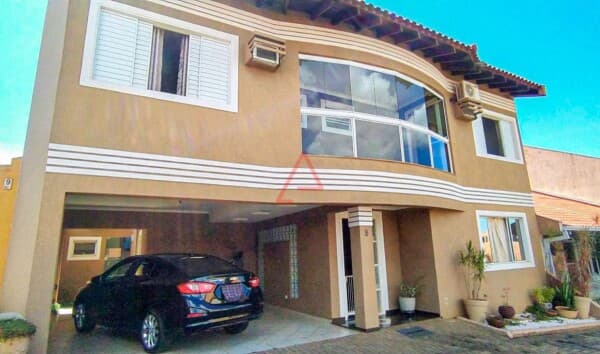 Casa Sobrado com 3 suítes à venda, 300m² por R$1.450.000,00,Residencial Santa Clara, Londrina-PR