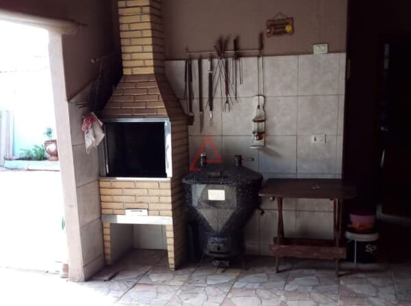 Casa com 4 quartos à venda, 255 m² por R$ 385.000,00, Santa Rita 2, Londrina/PR