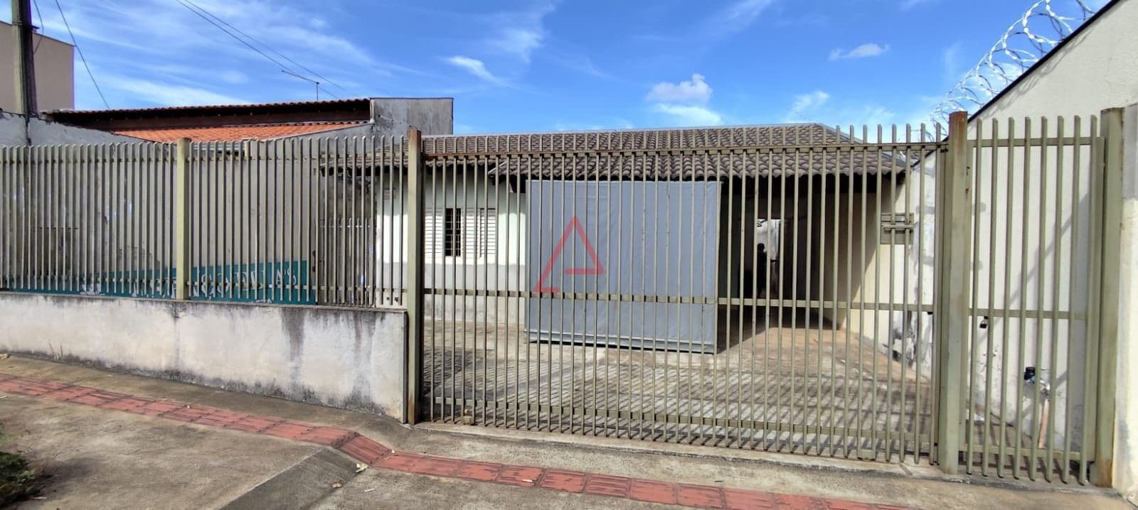 Casa com 2 Quartos à Venda, 65,10m² por R$320.000,00, Giovani Lunardelli, Londrina-PR
