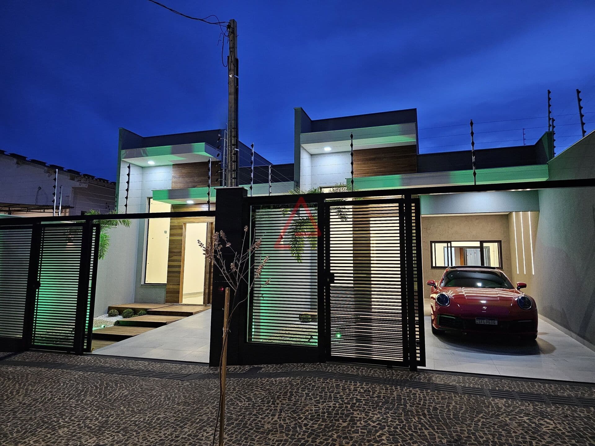 Casa com 3 Quartos à Venda, 135m² por R$650.000,00, Jd. Piza, Londrina-PR