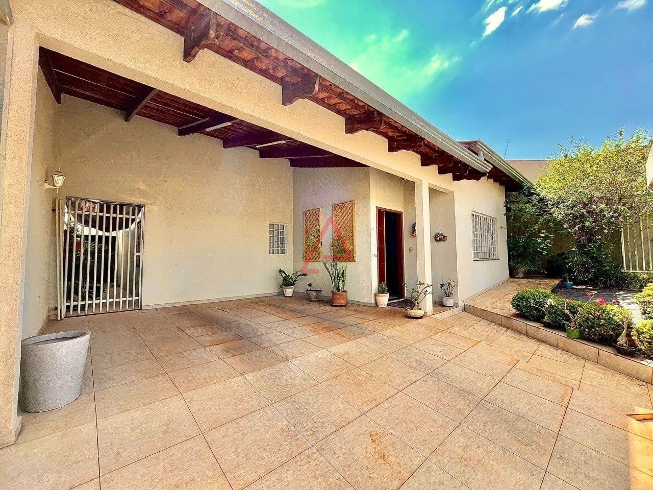 Casa com 3 Quartos à Venda, 182m² por R$650.000,00, Res. Nossa Terra, Cambé-PR