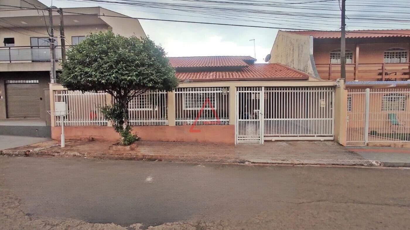 Casa com 3 quartos (1 suíte) à Venda, 150m² por R$650.000,00, Alto da Boa Vista, Londrina-PR