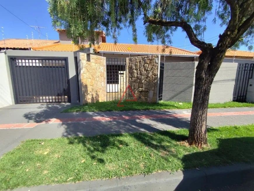 Casa com 4 quartos à Venda, 210m² por R$750.000,00, Igapó, Londrina-PR