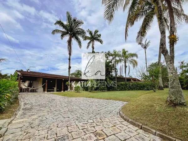 Casa em Condomínio | 50 metros do mar!