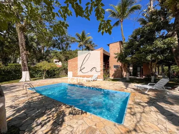 Casa em Condomínio com 774m² de área total