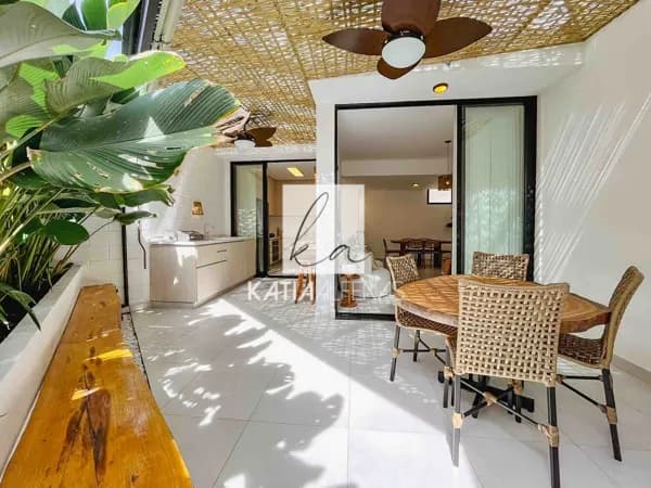 Casa impecável em Condomínio fechado