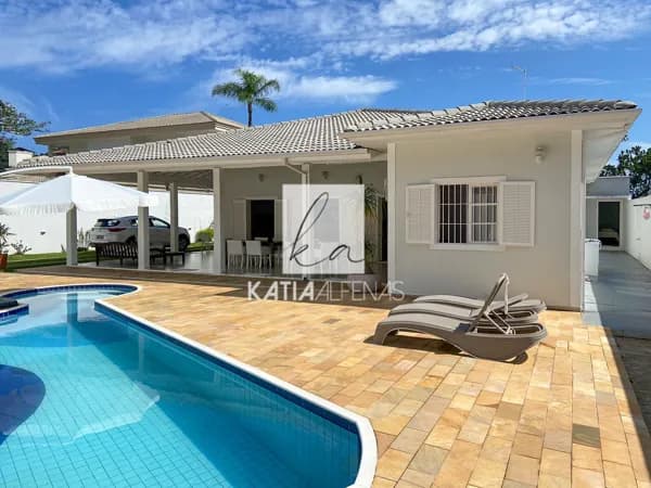 Casa Alto Padrão | 5 suítes | Praia do Tenório