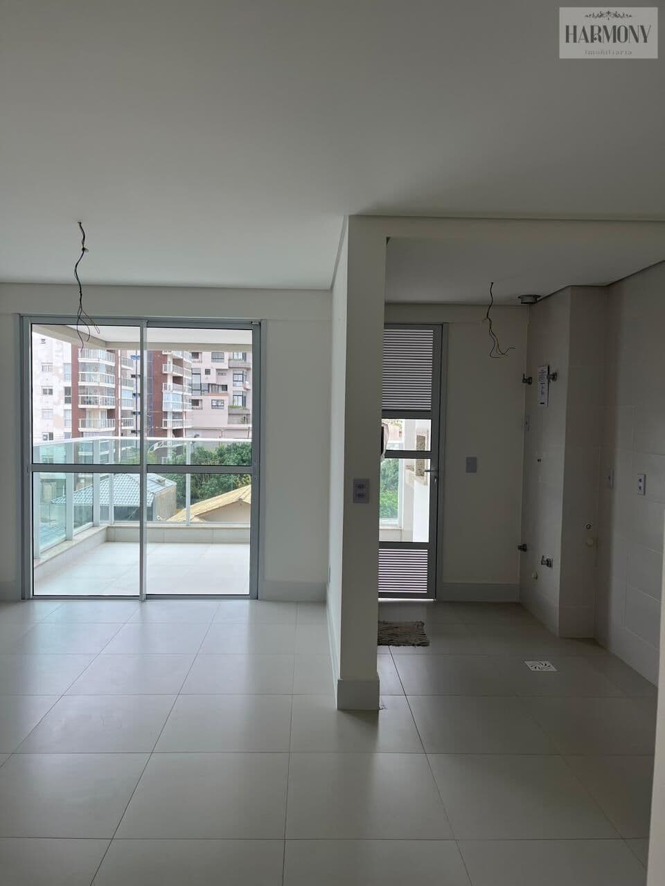 Apartamento com 3 dormitórios (1 suíte) e 1 vaga à venda, 91 m² por R$ 1.260.000 - Piçarras/SC
