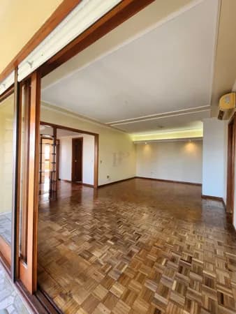 Apartamento 03 dormitórios com 01 vaga de garagem bairro Mont Serrat
