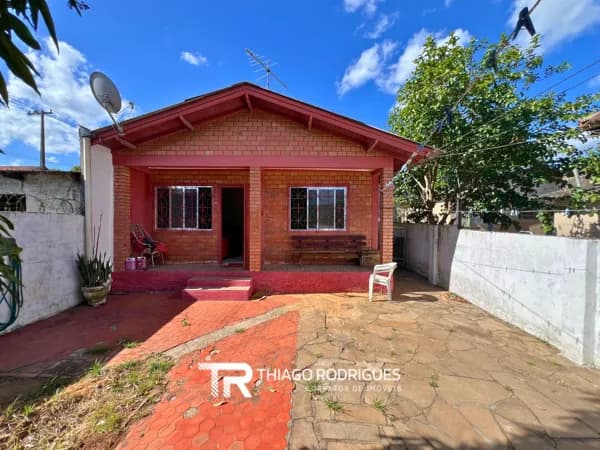 Casa à venda no bairro Mathias Velho em Canoas com amplo terreno e potencial para ampliação