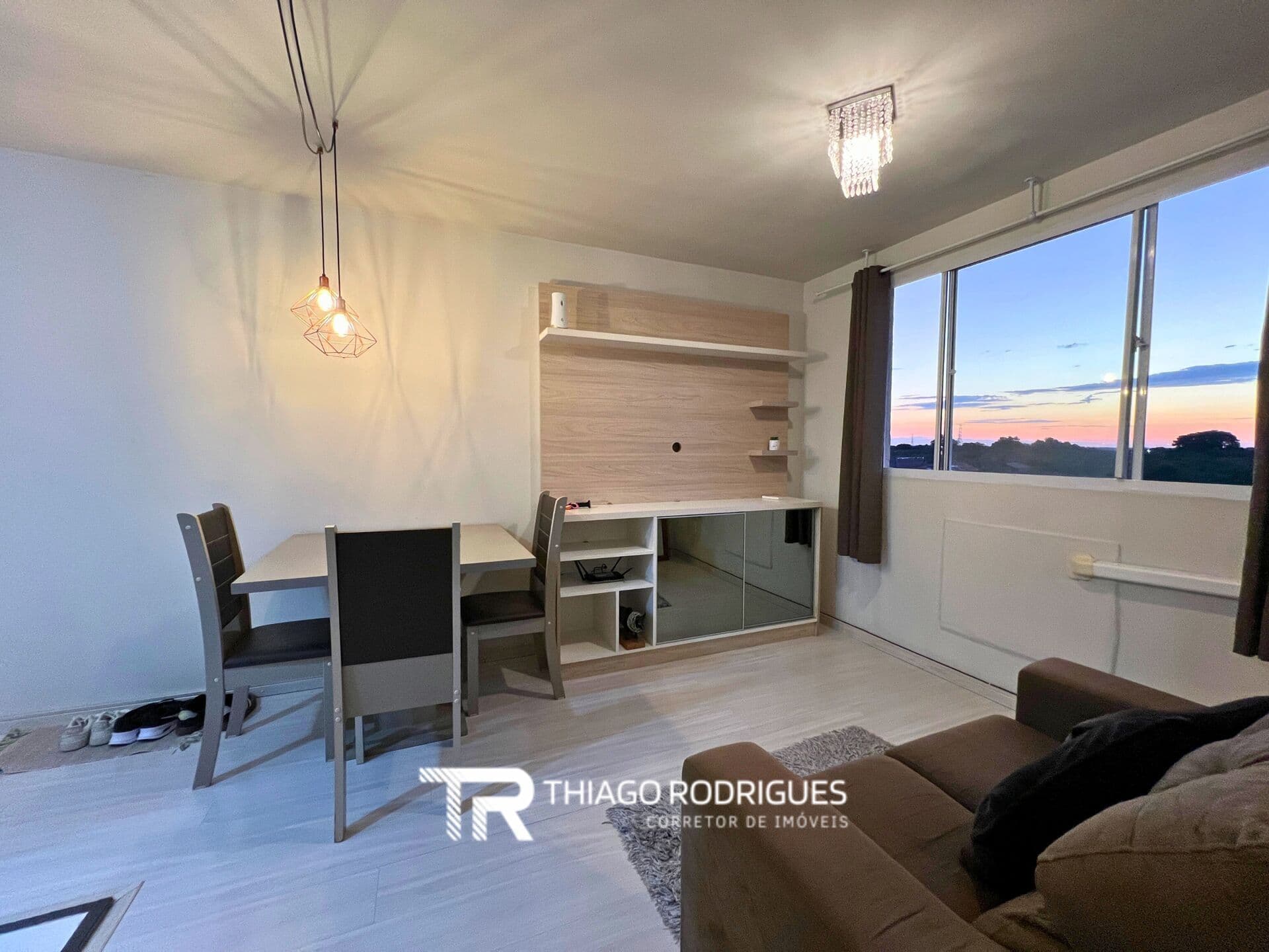 Apartamento 2 dormitórios à venda em Canoas semi mobiliado no Residencial Vida Alegre