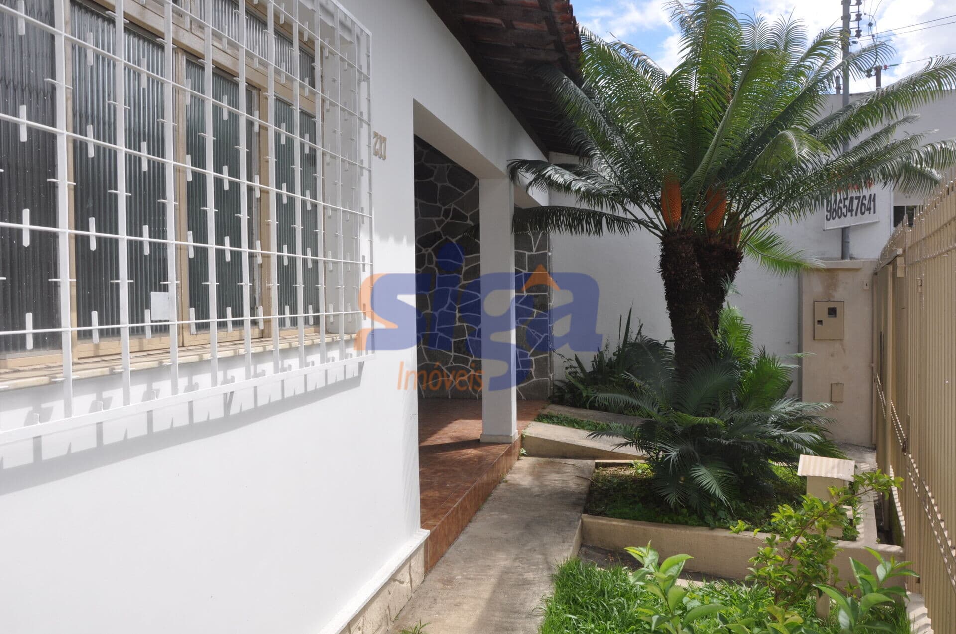 Casa com excelente localização no Centro