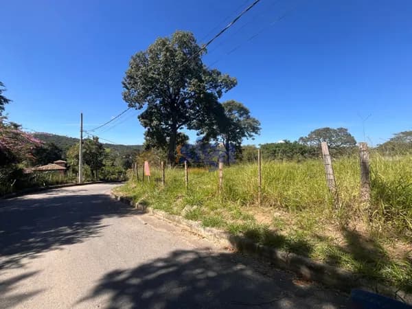 Lote bem localizado no bairro Santo Antônio da Barra - Pedro Leopoldo/MG