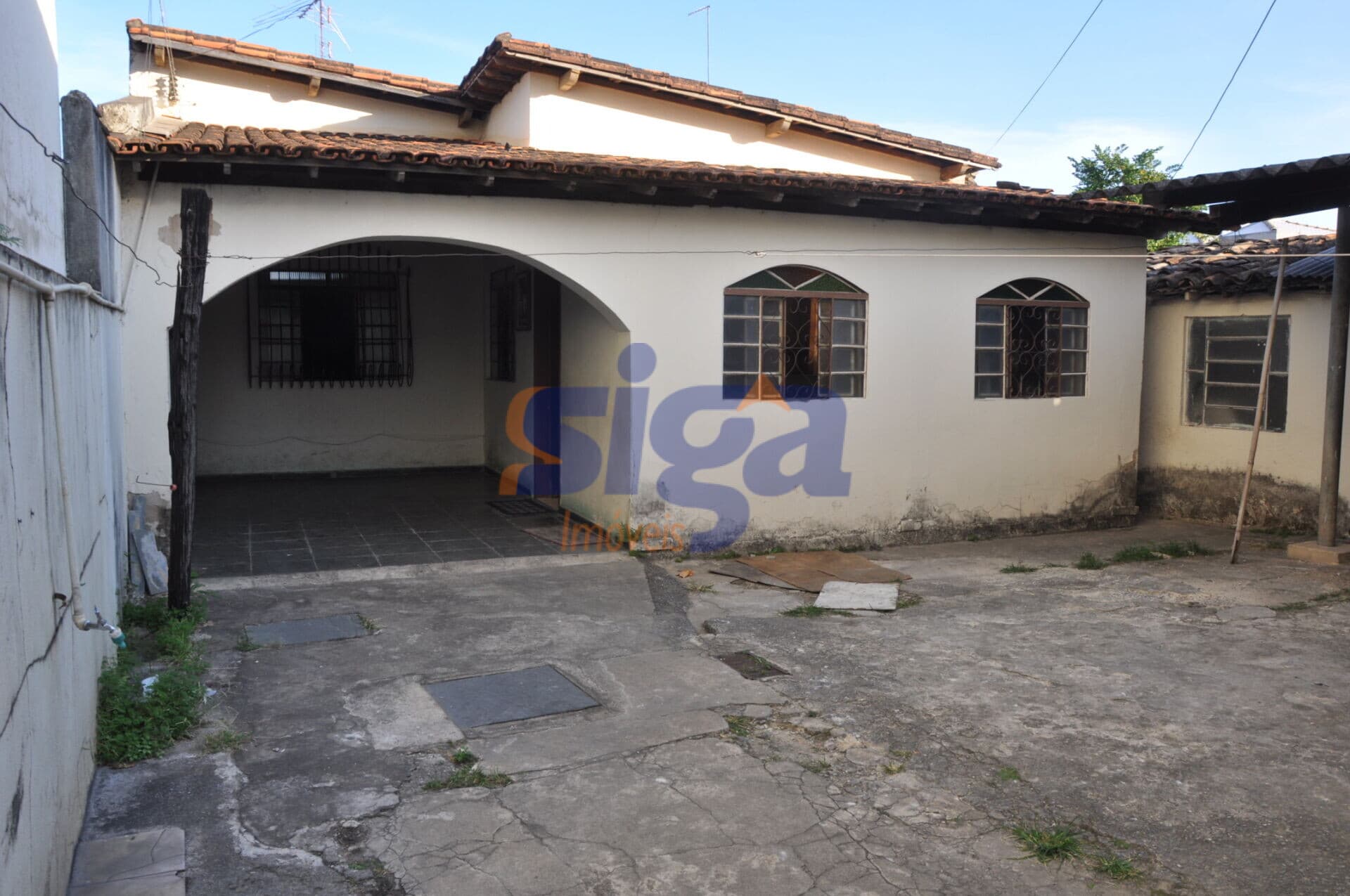 Casa bem localizada no centro da cidade