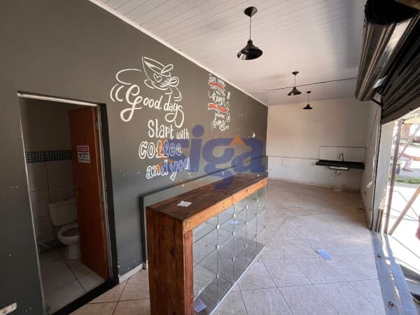 Casa com ponto comercial no bairro Teotônio Batista de Freitas - Pedro Leopoldo/MG