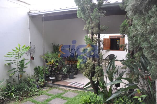 Casa bem localizada no centro da cidade