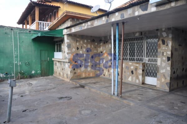 Casa bem localizada no centro da cidade