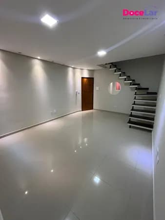 Cobertura 2 dormitórios sendo 1 suíte