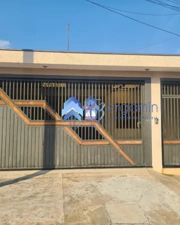Casa com 3 dormitórios, 1 suíte