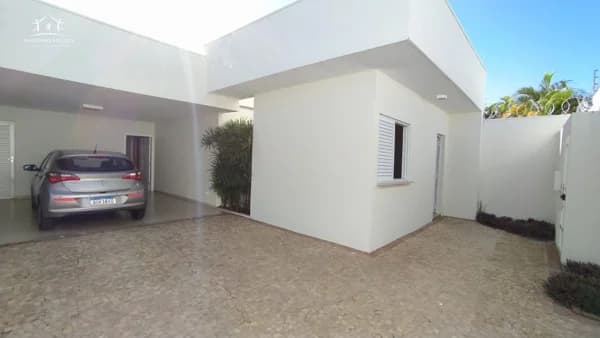 Casa Alto Padrão para Venda em Itapema Sul Uberlândia-MG