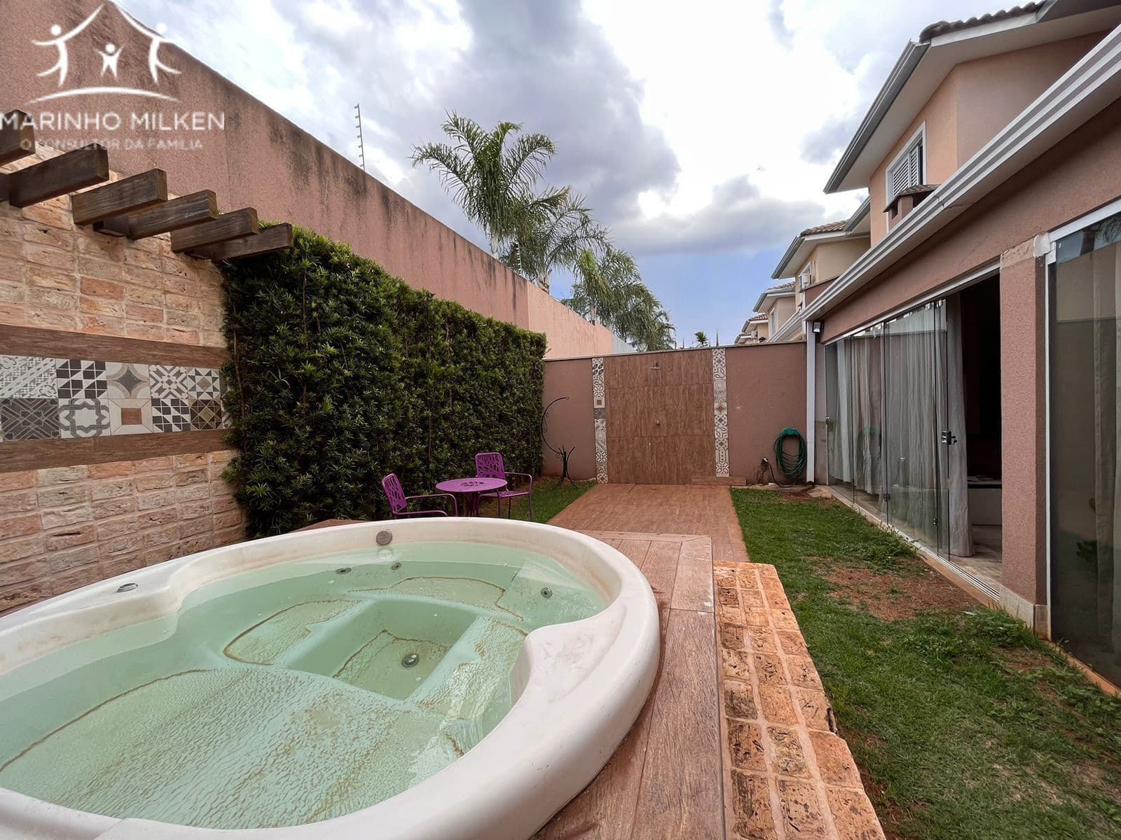 Casa em Uberlândia - Jardim Karaíba
