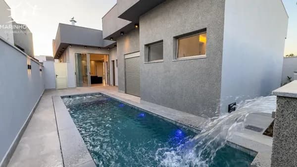 Alto Padrão no Condomínio Versalles – 4 Suítes, Piscina e Energia Solar