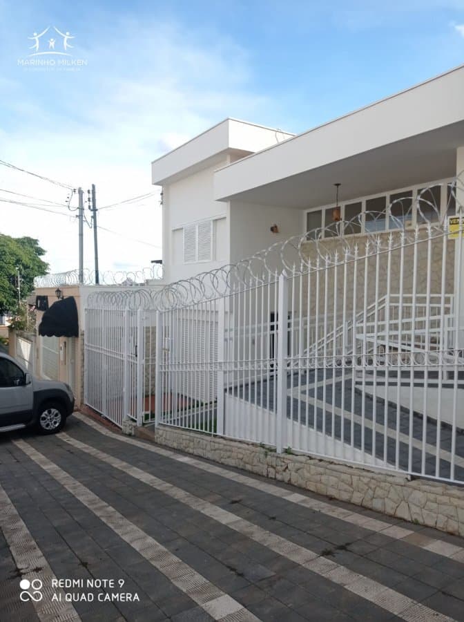 Casa Sobreposta para Venda em Lidice Uberlândia-MG