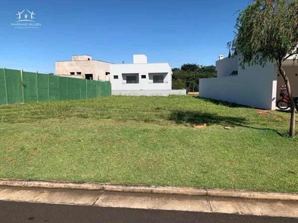 Terreno em Condomínio para Venda em Alto Umuarama Uberlândia-MG