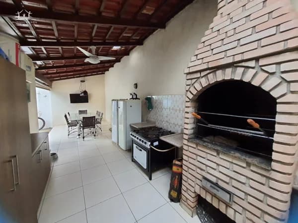 Casa Alto Padrão para Venda em Itapema Sul Uberlândia-MG