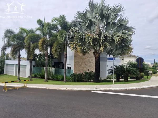 Casa de Condomínio em Uberlândia - Jardim das Palmeiras