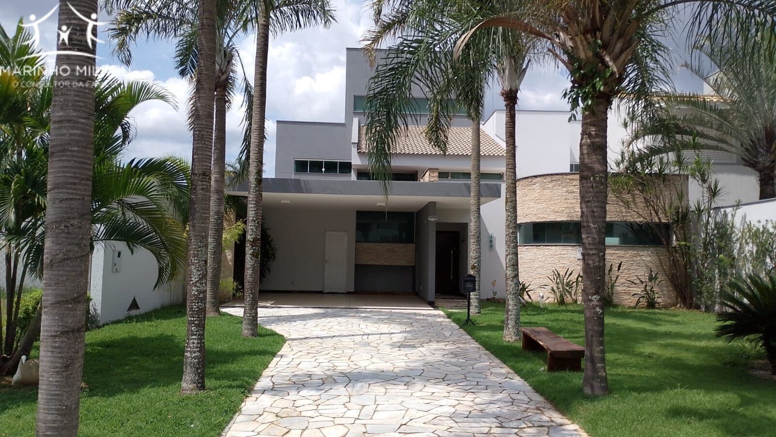 Casa em Uberlândia - Jardim Karaíba