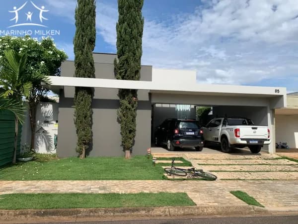 Casa de Condomínio em Uberlândia - Laranjeiras