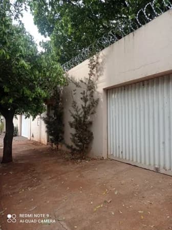 Casa Padrão para Venda em Copacabana Uberlândia-MG