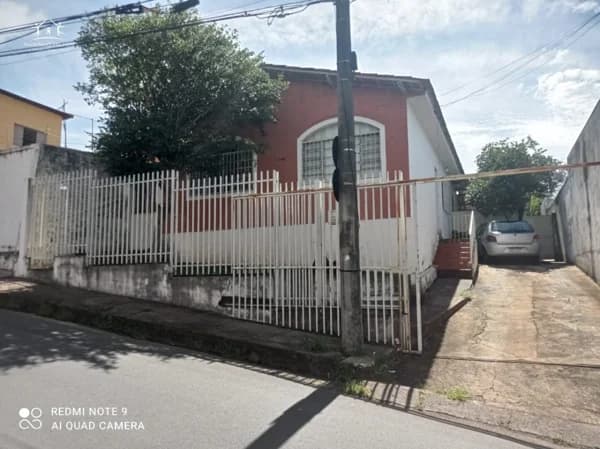 Casa Padrão para Venda em Tabajaras Uberlândia-MG