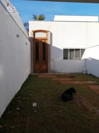 Casa Padrão para Venda em Nova Uberlândia Uberlândia-MG