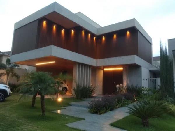 Sobrado em Condomínio para Venda em Jardim Karaíba Uberlândia-MG