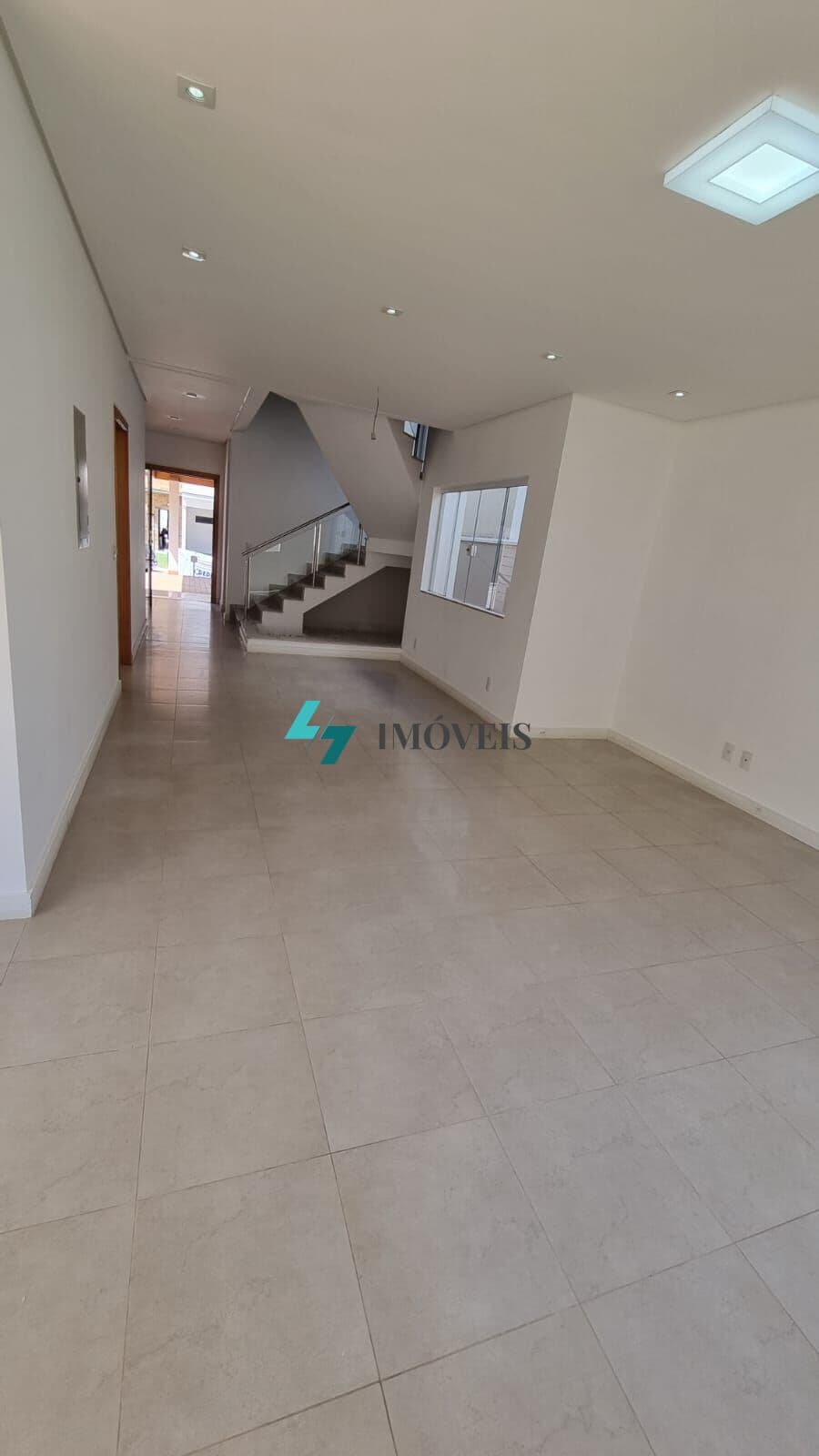 CASA SOBRADO ALUGUEL - 260M² - 4 DORMS/1 SUÍTE - QUINTAL - COND. STA TERESA - JUNDIAÍ - S.P.