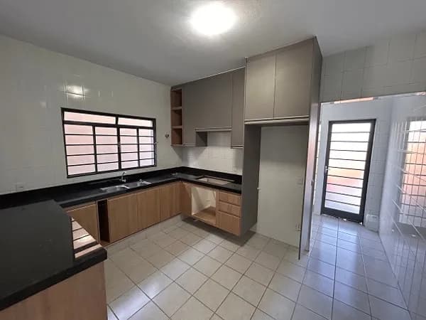 CASA SOBRADO A VENDA - 185,00M² - 3 DORMS/1SUÍTE - VILA GALVÃO - JUNDIAÍ - S.P.