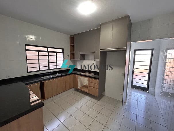 CASA SOBRADO A VENDA - 185,00M² - 3 DORMS/1SUÍTE - VILA GALVÃO - JUNDIAÍ - S.P.