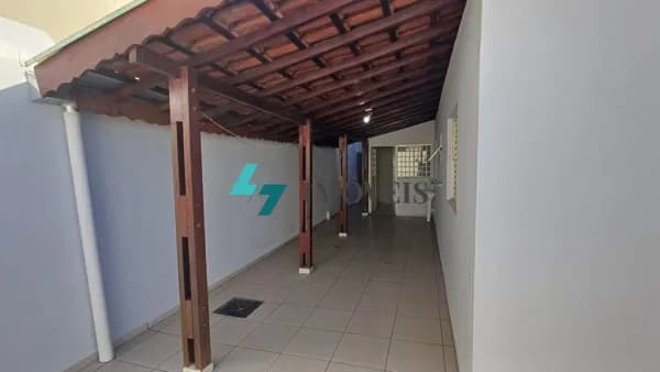 CASA TÉRREA A VENDA - 108M² - 2 DORMS/2 VAGAS - RES. JUNDIAÍ - S.P.