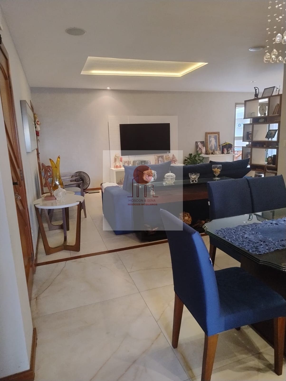 Excelente apartamento com 4 quartos/ 3 suítes, montado na orla da Praia de Itaparica