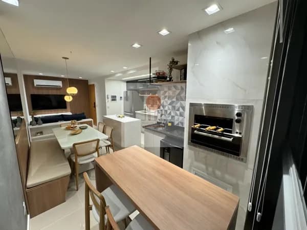 Lindo Apartamento 02 quartos com 1 suíte - Todo Decorado - Porteira Fechada