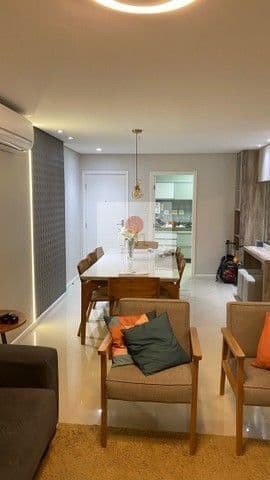 Excelente apartamento com 3 quartos/suíte, montado e decorado, na quadra do mar na Praia de Itaparica
