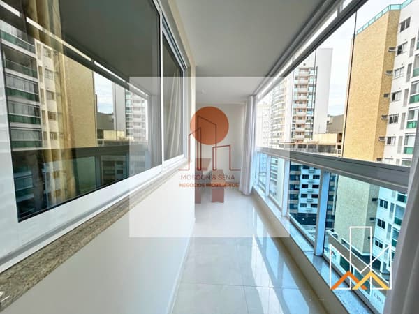 Excelente apartamento com 3 quartos, suíte,montado e decorado na quadra do mar em Itapuã