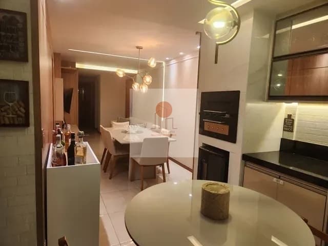 Apto Espetacular com 3 quartos todo montado e decorado na quadra do mar em Itapuã...