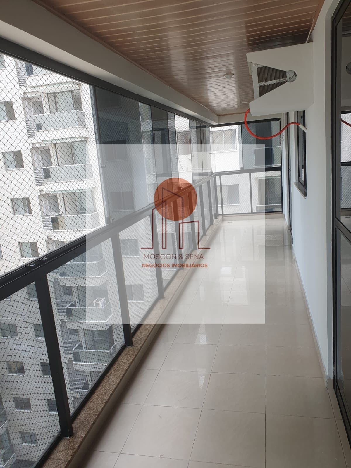 Excelente apartamento com 3 quartos/suíte montado em Itapuã