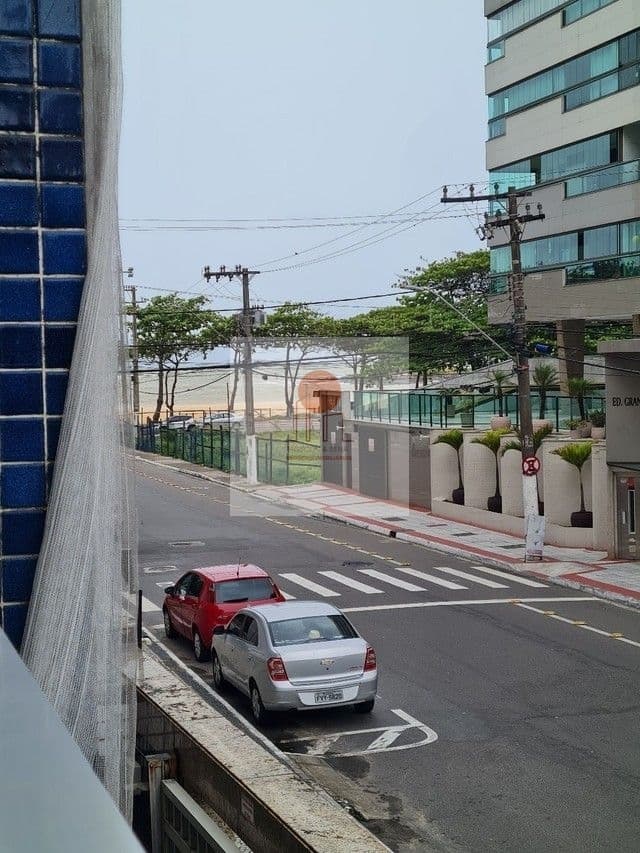 Excelente apartamento com 3 quartos, na quadra do em Itapuã.