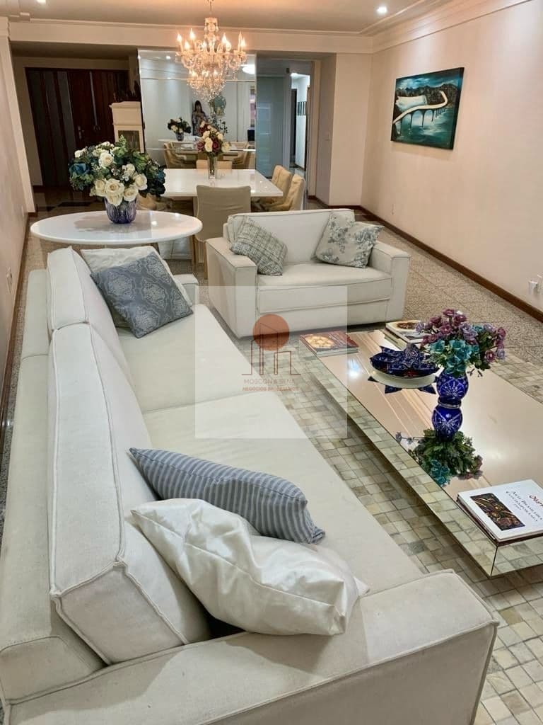 Excelente apartamento com 4 quartos/ 2 suítes a uma quadra do mar na Praia da Costa